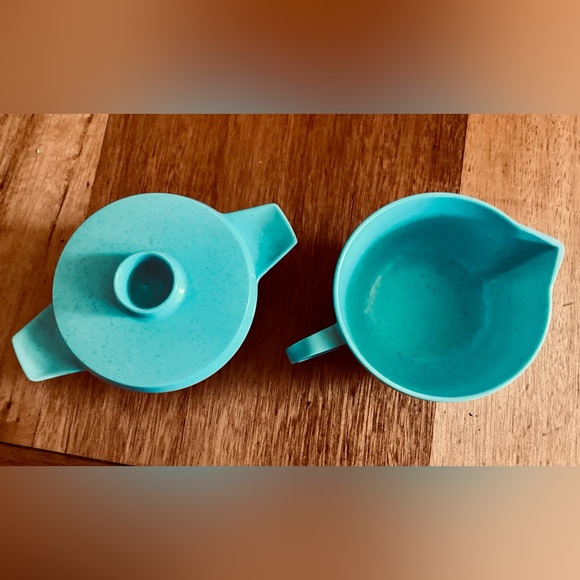 Vintage Melamine Sugar Bowl and Creamer - Picture 5 of 5
